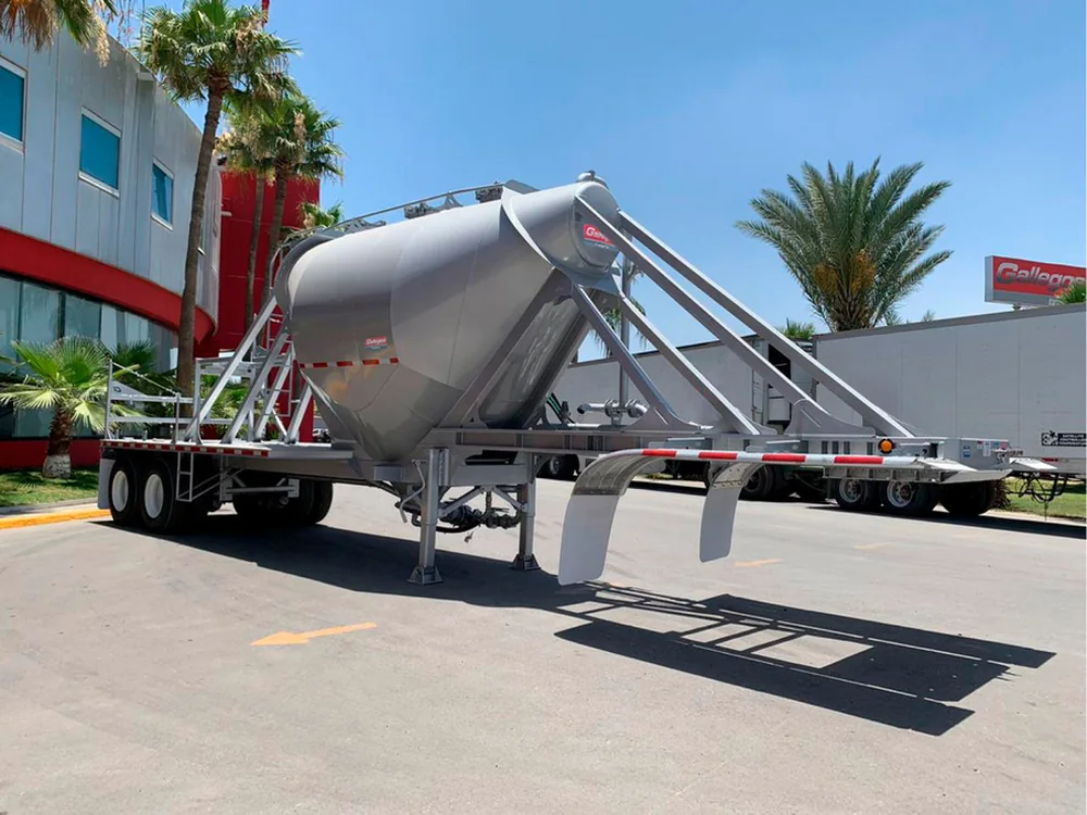 Single hopper pneumatic trailer for barite and heavy powders